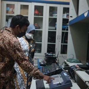 Kemendikbud Ristek Dikti Beri Hibah Peralata Untuk STIKOSA – AWS