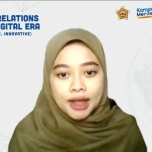 Kelas Inspirasi Humas dan Apresiasi Karya Film Mahasiswa di Stikosa AWS