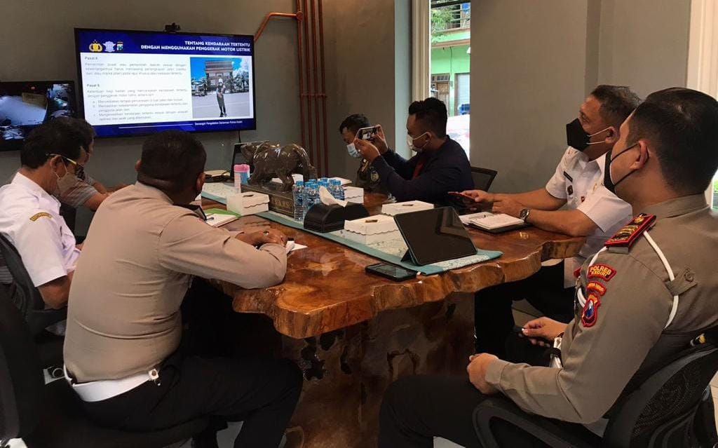 Bila Tetap Membandel Pengendara Skuter Listrik akan Ditindak Polisi