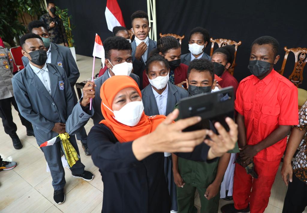 Siswa dan Oknum Guru Saling Memaafkan, Khofifah: Proses Belajar Mengajar Berjalan Baik dan Normal