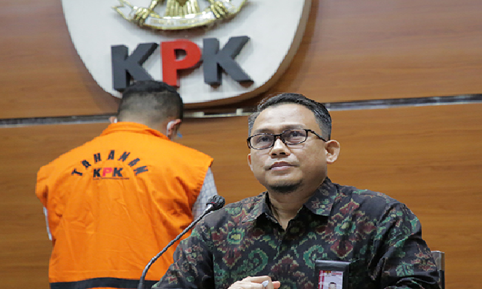 KPK Amankan  Dokumen Suap PN Surabaya