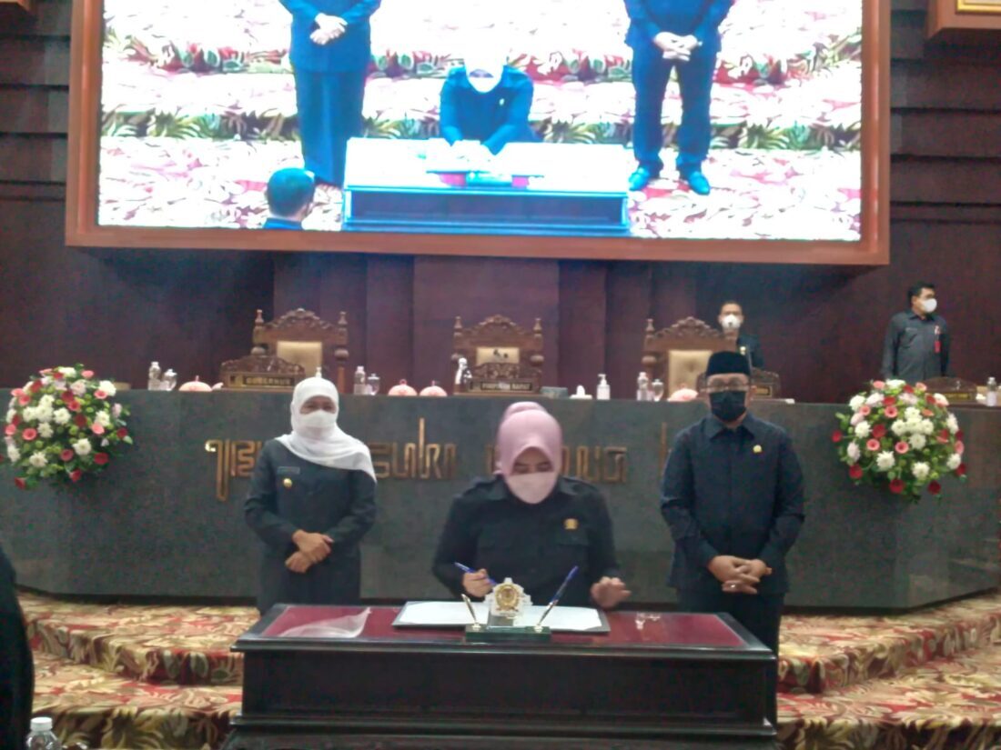 DPRD dan Pemprov Jatim Sahkan Perubahan Badan Hukum BPR Jatim Jadi Perseroan Terbatas