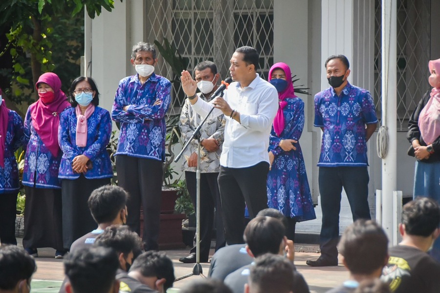 Wali Kota Eri Cahyadi Bernostalgia di SMAN 21 Surabaya