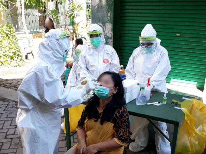Pemkot Surabaya Swab PCR Acak ke Perkampungan