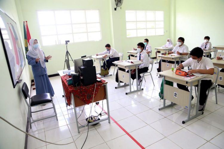 Cegah Penyebaran Covid, Pelajar Ikut PTM 100 Persen Rutin Jalani Swab