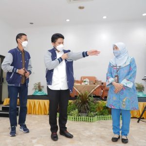 Wagub Emil: UMKM Perlu Lengkapi Data Agar Mampu Bersaing Dengan Pengusaha Besar Wagub Emil: UMKM Perlu Lengkapi Data Agar Mampu Bersaing Dengan Pengusaha Besar