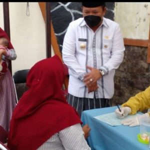 Bupati Jember Beri Motivasi Relawan Pendonor Bupati Jember Beri Motivasi Relawan Pendonor