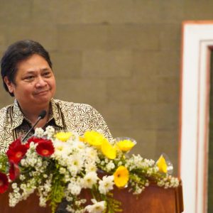 Kuliah Umum di UWK, Menko Airlangga Yakin Indonesia akan Keluar Sebagai Juara dari Pandemi Kuliah Umum di UWK, Menko Airlangga Yakin Indonesia akan Keluar Sebagai Juara dari Pandemi