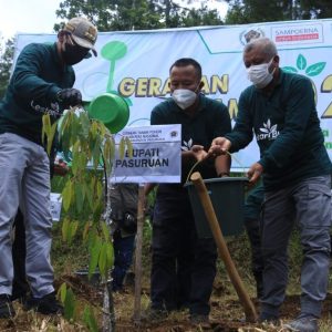 PWI Pasuruan Hijaukan Lereng Bromo, Tanam 2022 Pohon PWI Pasuruan Hijaukan Lereng Bromo, Tanam 2022 Pohon