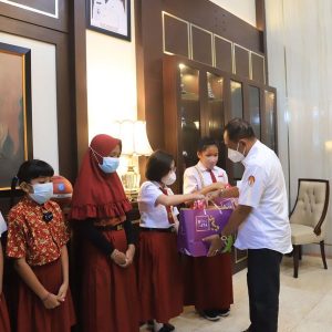 Ratusan Siswa Penghafal Kitab Suci di Surabaya Dapat Beasiswa Ratusan Siswa Penghafal Kitab Suci di Surabaya Dapat Beasiswa