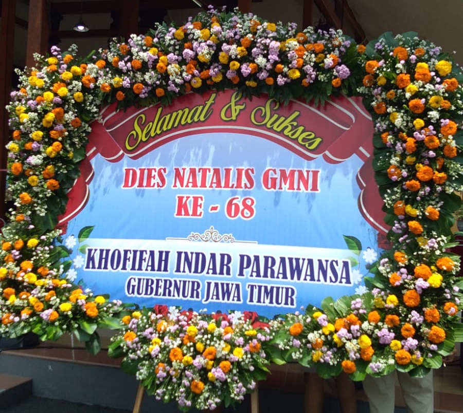 Khofifah Kirim Bunga Ultah 68 GMNI