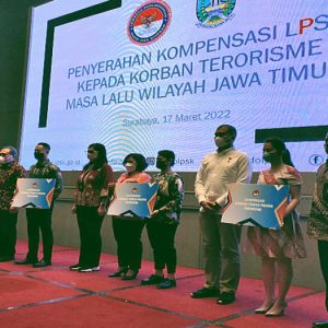 Pegadaian XII Beri Santunan Kepada Korban Terorisme Masa Lalu Pegadaian XII Beri Santunan Kepada Korban Terorisme Masa Lalu