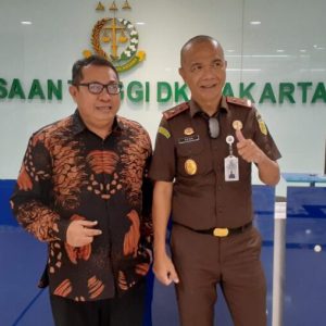 Usai Terima Anugerah Rekor MURI, Ketua SMSI Firdaus Silaturahmi Kajati DKI Jakarta
