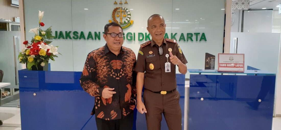 Usai Terima Anugerah Rekor MURI, Ketua SMSI Firdaus Silaturahmi Kajati DKI Jakarta