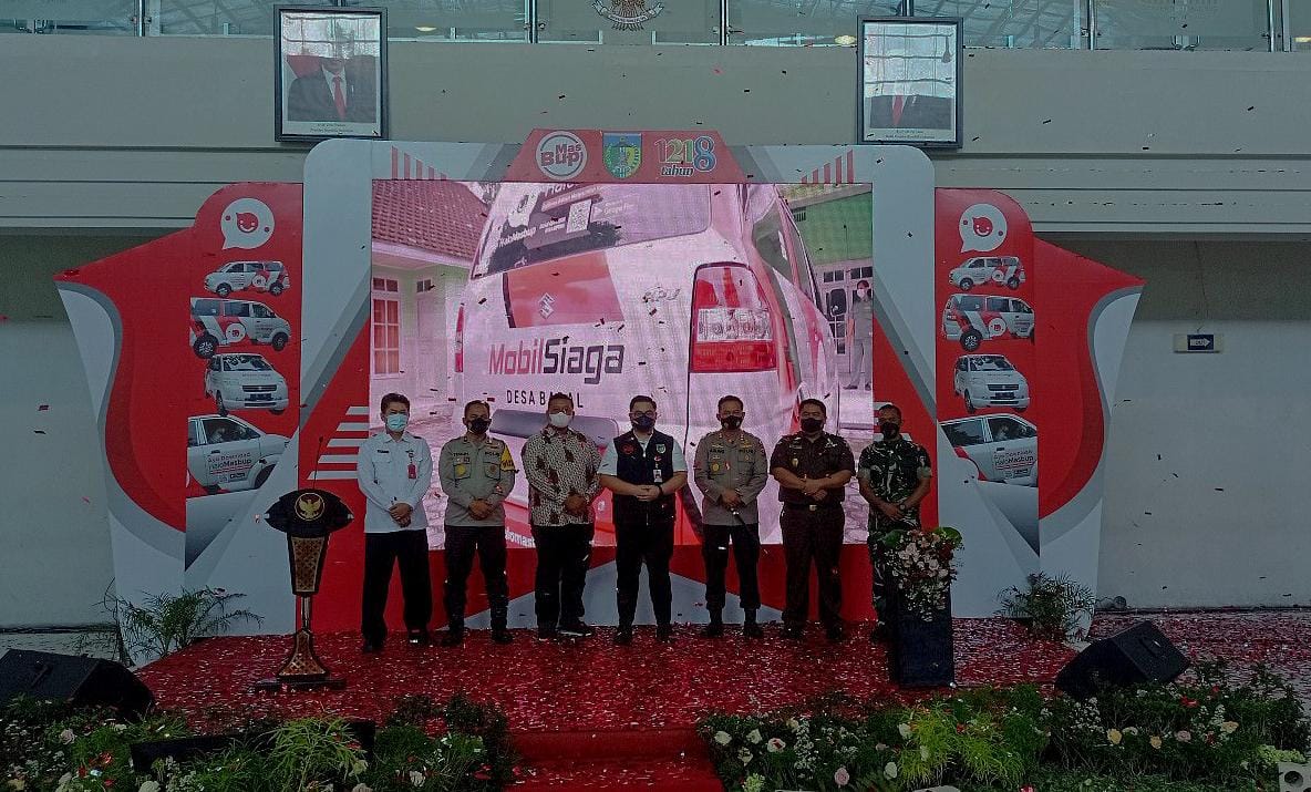 Bupati Kediri Resmikan Penyaluran Ratusan Mobil Siaga Desa