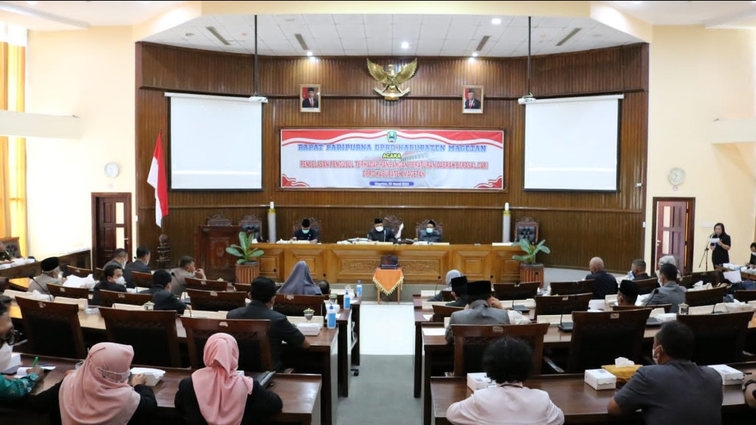 Dua Raperda Inisiasi DPRD Magetan Diserahkan Bupati