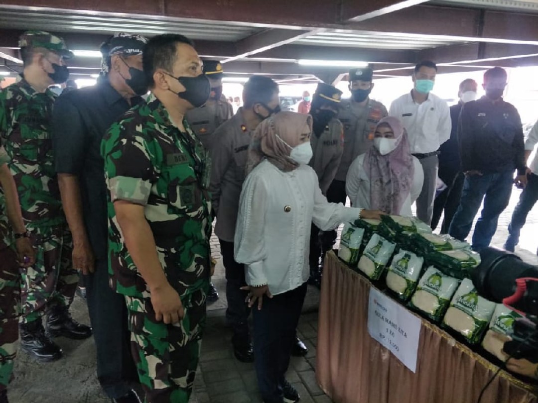 Ning Ita Giat Lakukan Operasi Pasar, Stabilkan Harga Sembako Jelang Ramadhan