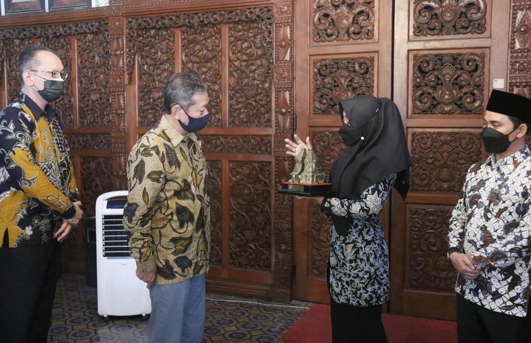 Bupati Ikfina Persilahkan Konjen Jepang Investasi Perusahaan di Mojokerto