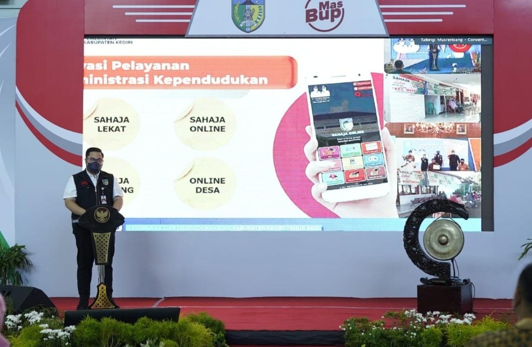 Bupati Kediri Bentuk Tim Khusus Tangani Jalan Kurang Layak