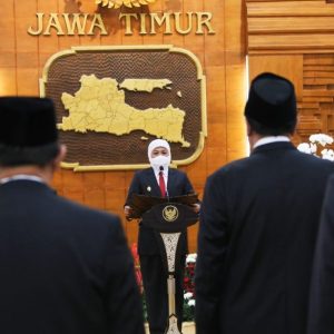Gubernur Apresiasi Kinerja Keuangan Bank Jatim Tahun 2021 Gubernur Apresiasi Kinerja Keuangan Bank Jatim Tahun 2021