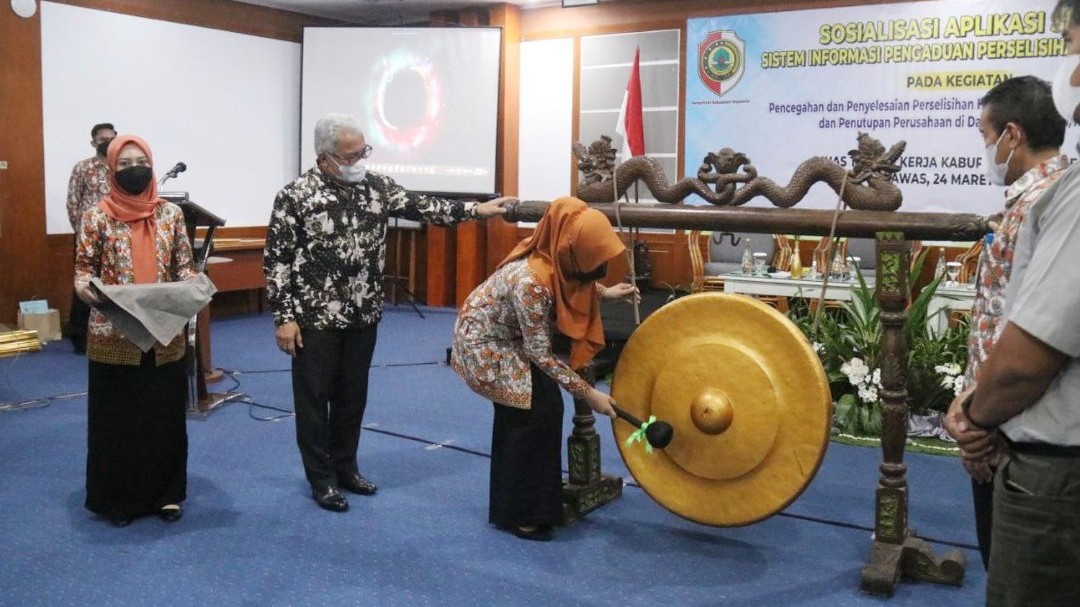 Bupati Ikfina Luncurkan Aplikasi Si-Pengasih
