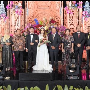 Menpora Zainudin Amali Hadiri Resepsi Pernikahan Putra Meulila Osman Menpora Zainudin Amali Hadiri Resepsi Pernikahan Putra Meulila Osman