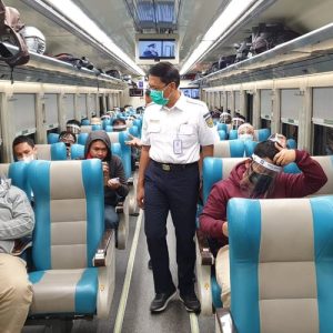 Mulai 9 Maret Naik Kereta Api Jarak Jauh, Tak Perlu Tes PCR