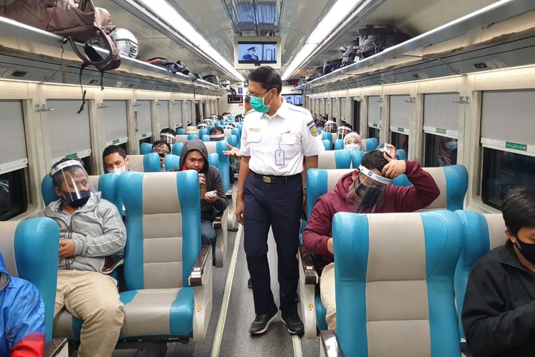 Mulai 9 Maret Naik Kereta Api Jarak Jauh, Tak Perlu Tes PCR