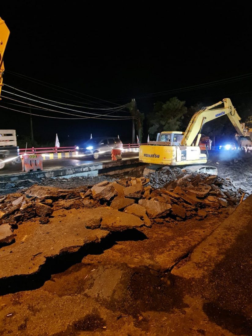 Pembangunan Kembali Jembatan Ngaglik Lamongan yang Ambles Ditarget H-10 Lebaran Selesai