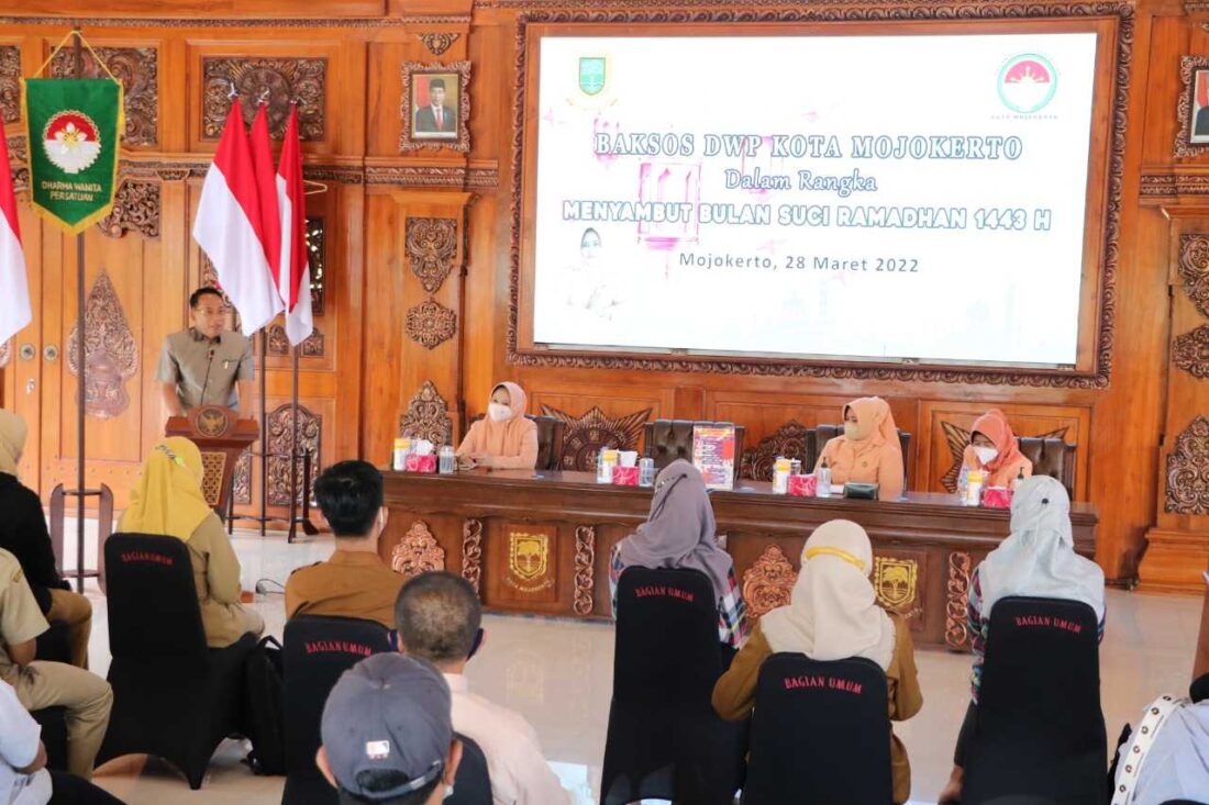 Jelang Ramadhan, DWP Kota Mojokerto Salurkan Sembako Bagi Tenaga Non ASN