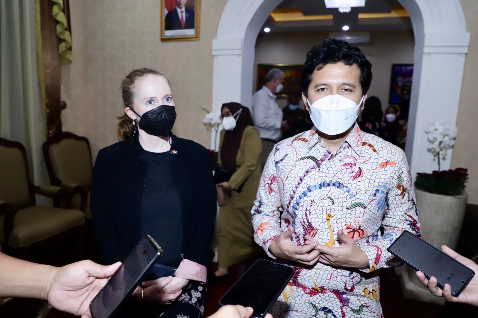 Wagub Emil Dan Konjen Australia Bahas Sejumlah Peluang Kerjasama 