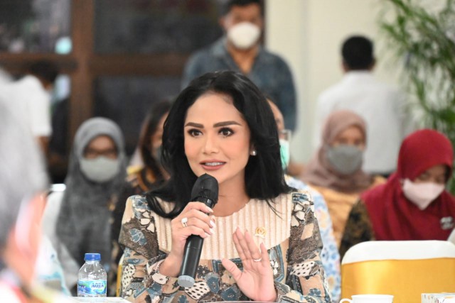 Secara Pribadi Krisdayanti Tak Setuju Penghapusan Syarat PCR dan Antigen