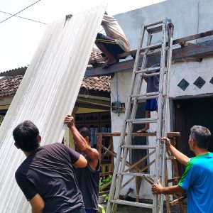 130 Rumah di Kedungringin Rusak Dihantam Puting Beliung 130 Rumah di Kedungringin Rusak Dihantam Puting Beliung