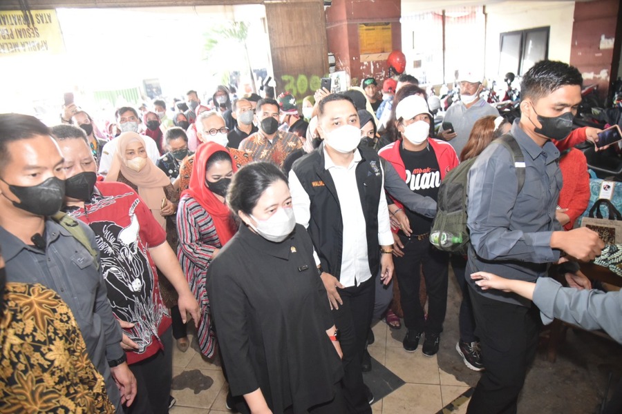 Puan dan Eri Pantau Harga Sembako di Pasar Tambahrejo