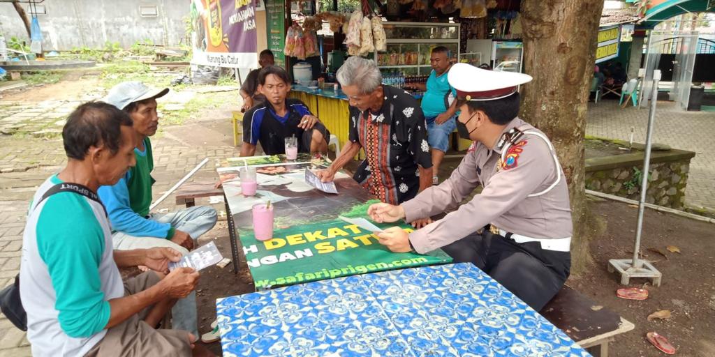 Satlantas Polres Pasuruan Gencarkan Prokes