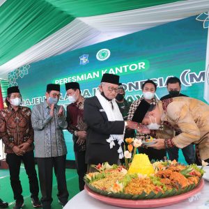 Nasionalis Religius Pedoman Eri untuk Wujudkan Kemakmuran Surabaya Nasionalis Religius Pedoman Eri untuk Wujudkan Kemakmuran Surabaya