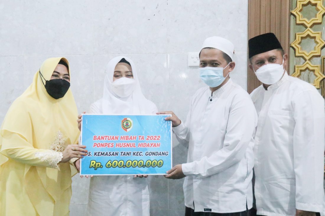 Serahkan Hibah 600 Juta Untuk “Masjid Husnul Hidayah” Kemasantani Gondang