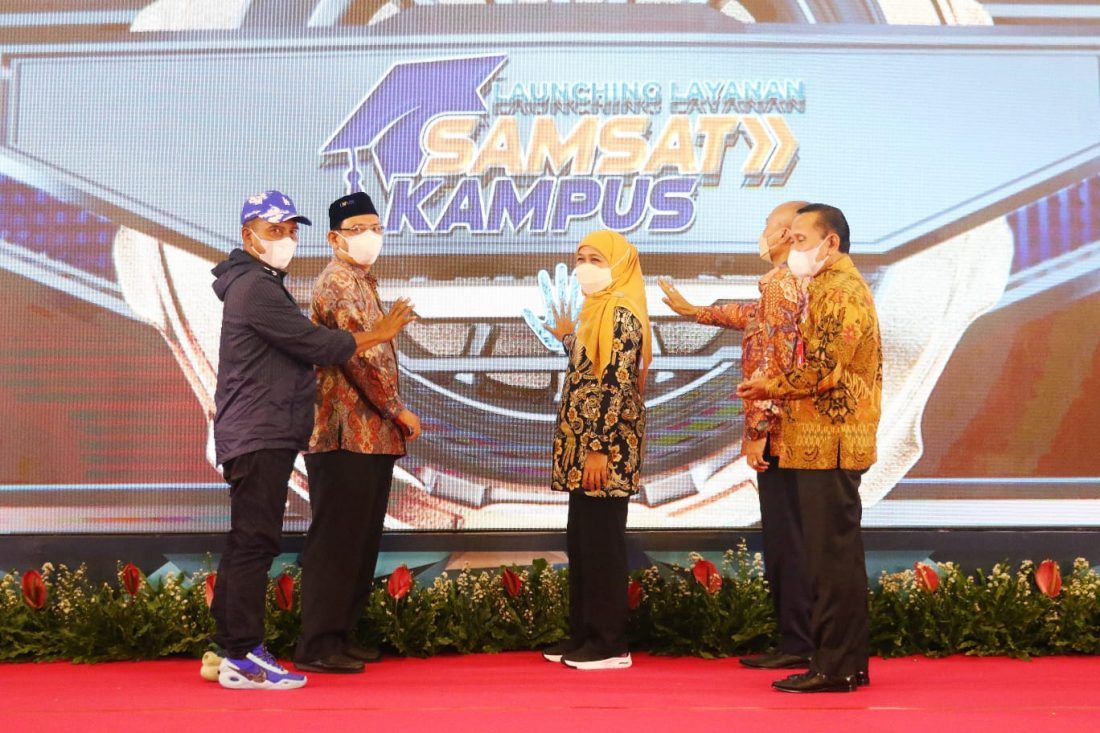 Tahap Awal 75 PT di Jatim, Khofifah Luncurkan Layanan Samsat Kampus