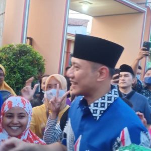 AHY Bagikan Takjil Di Banyuwangi, Masyarakat Sebut Presiden