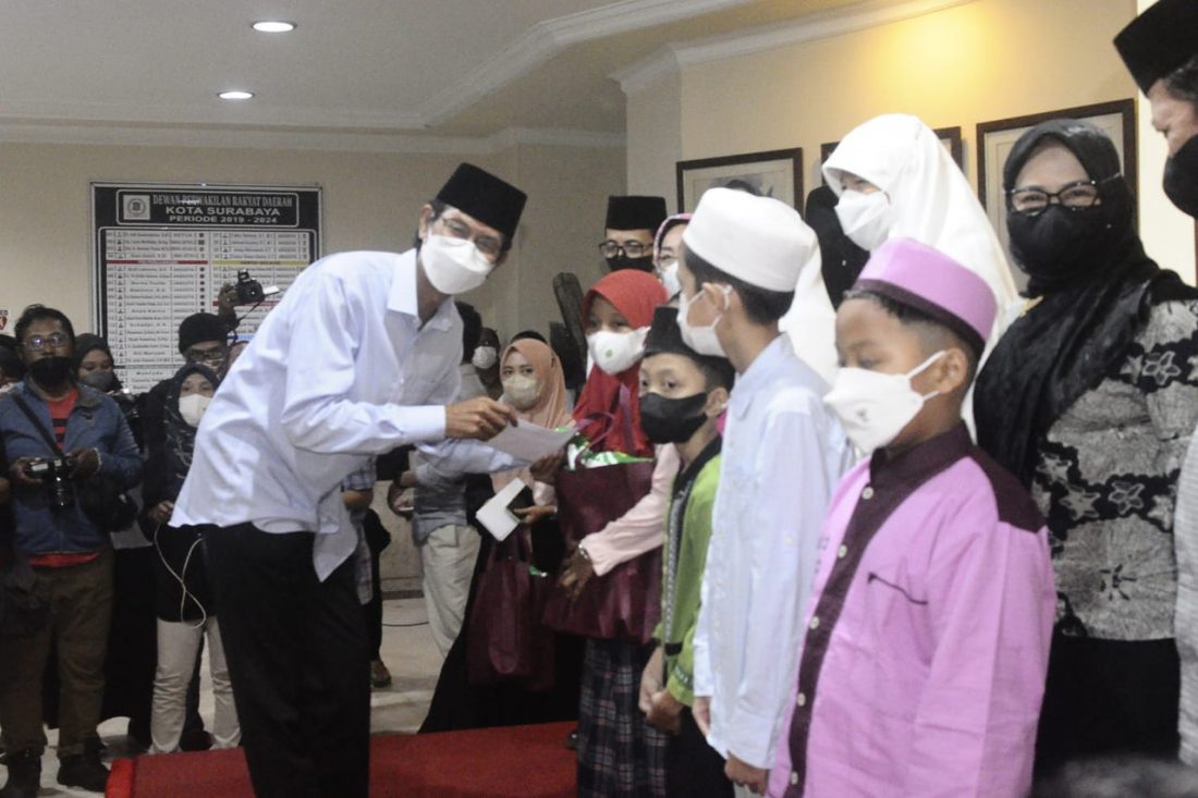 DPRD Kota Surabaya Undang Anak Yatim Piatu Bukber