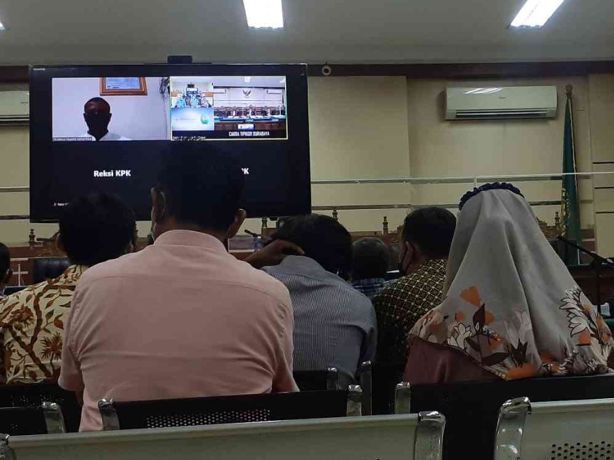 Sidang Lanjutan MKP  Pengusaha Galian C Berikan Uang Dua Karung