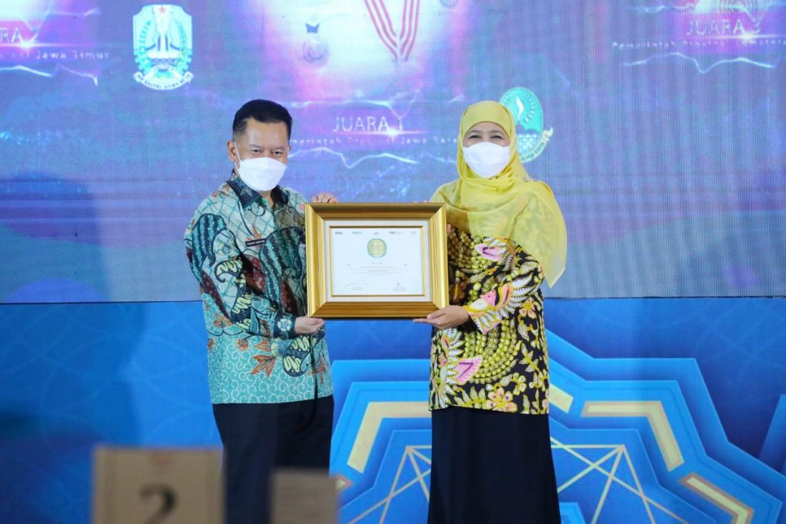 Gerakkan Ekonomi Syariah, Gubernur Terima Tiga Penghargaan  