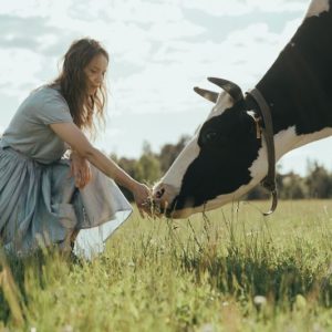Perempuan punya kelebihan yang dibutuhkan untuk jadi peternak unggul Perempuan punya kelebihan yang dibutuhkan untuk jadi peternak unggul
