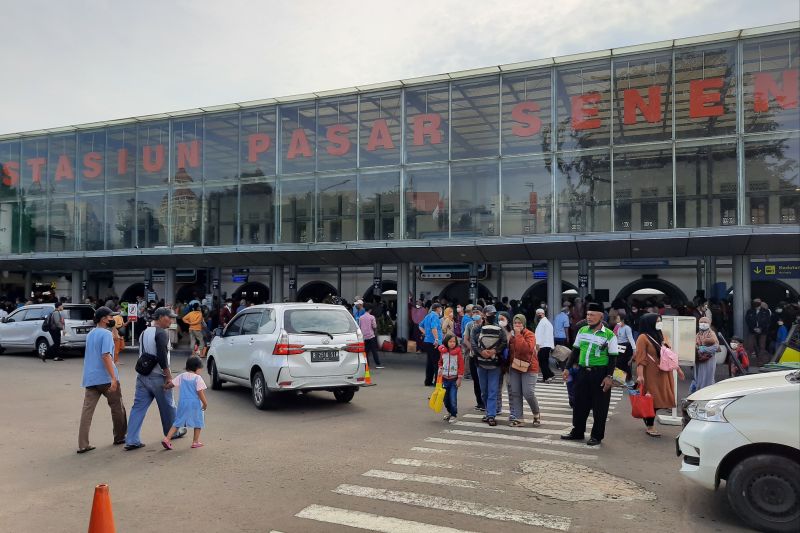 Puncak arus balik di Stasiun  Senen & Gambir diprediksi mulai 6 Mei