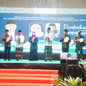 Gubernur Jatim : Peran Guru Sangat Penting Membentuk SDM Siswa Berkualitas Gubernur Jatim : Peran Guru Sangat Penting Membentuk SDM Siswa Berkualitas