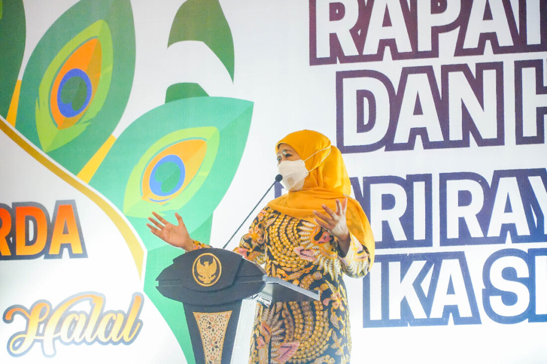 Gubernur Khofifah Dorong Masyarakat Gotong Royong Rehabilitasi Hutan