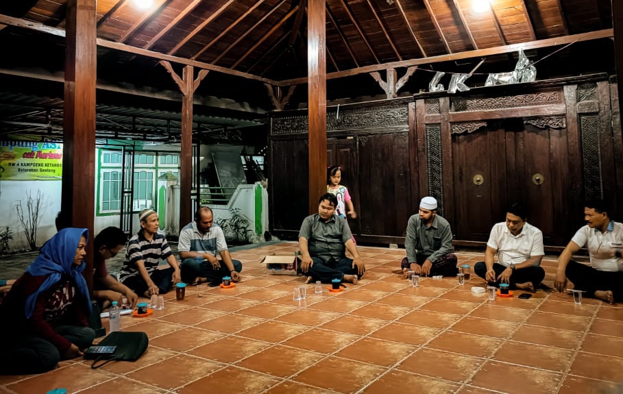 Kader PDIP Sambangi Warga Ketandan, Kampung Tertua Di Surabaya