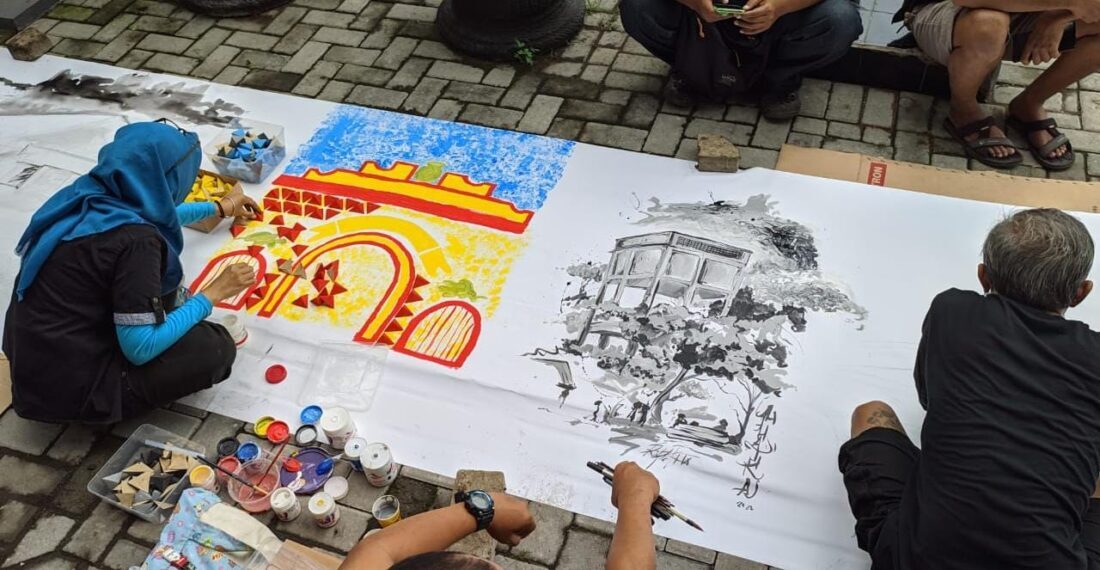 Peringati Bulan Menggambar, Sejumlah Seniman Kediri Gelar Melukis Bersama
