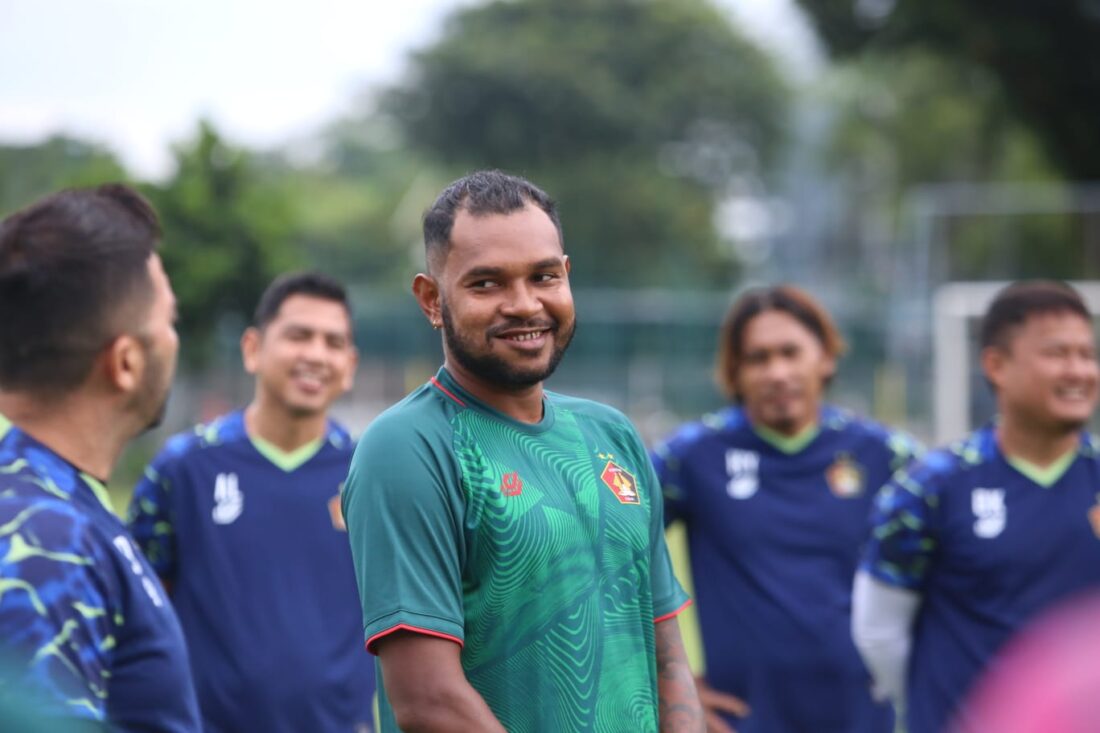 Liga l 2022-2023, Mantan Bek MU Boyongan Ke Persik Kediri