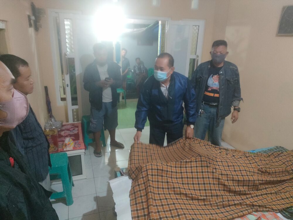 Gerak Cepat Polsek Singojuruh dan Tim Medis Periksa Korban Tenggelam